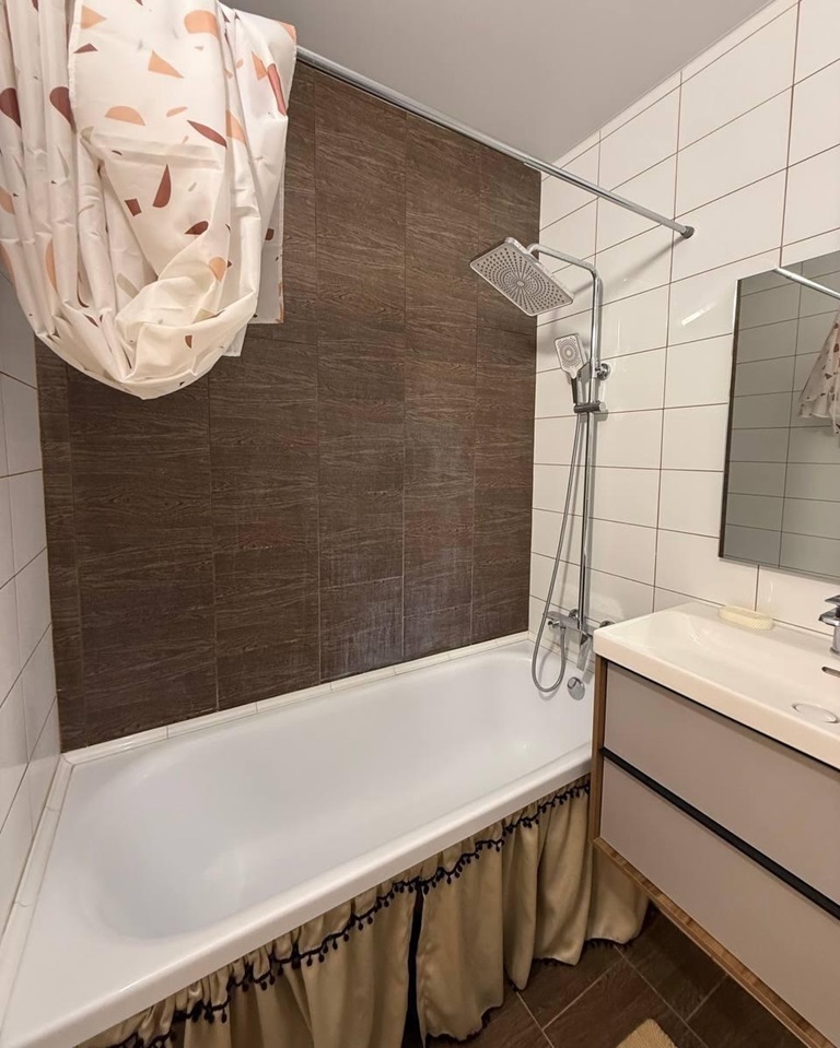 Bathroom Cleaner - Засіб для очищення від нальоту та бруду